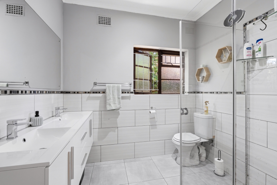 3 Bedroom Property for Sale in Pinelands Western Cape